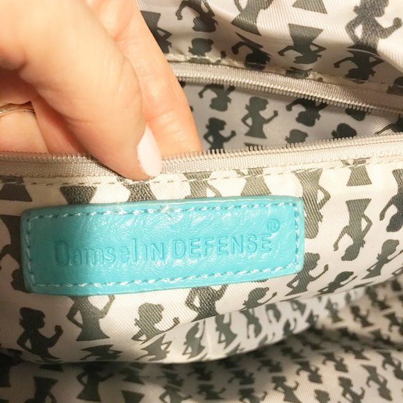 Damsel in Defense Teal Concealed Carry Purse - Picture 6 of 16
